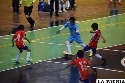 El futsal orureño sigue con problemas sobre su legalidad y 
reconocimiento /LA PATRIA