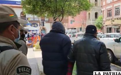 Ambos aprehendidos fueron trasladados al Ministerio Público /Captura de video
