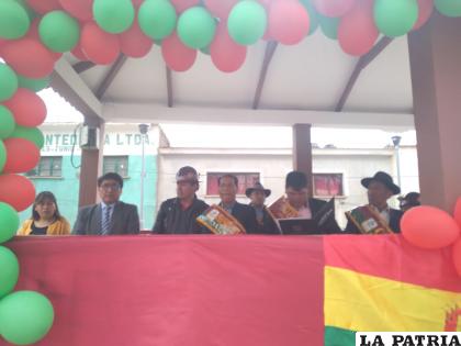 Autoridades de Antequera durante el acto de aniversario/ Cortesía 
