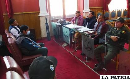 Reunión entre autoridades municipales y chóferes /GAMO