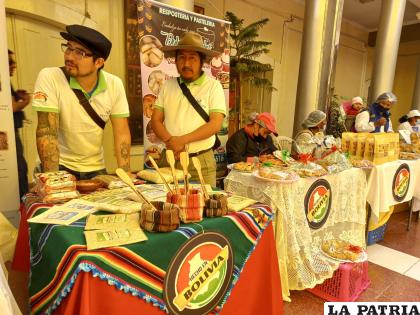 Ayer una decena de unidades productivas mostró sus productos en la feria del Productor al Canastón /LA PATRIA