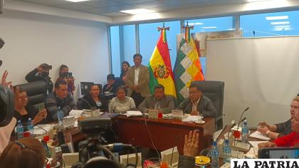 Trabajo de la Comisión de Constitución /LA PATRIA