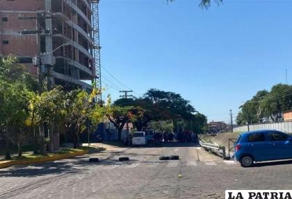 Algunos de los agresores estaban encapuchados /El Deber