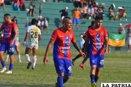 Universitario obligado a ganar en la vuelta por más de tres goles /APG
