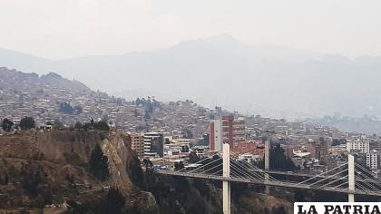 La Paz cubierta de humareda /Cabildeo