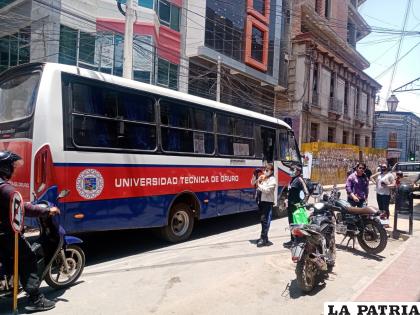 Buses de la UTO volverán a dar servicio de transporte /Cortesía