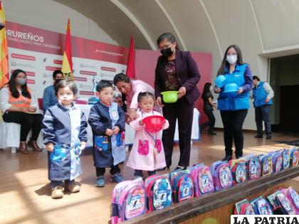 Niños graduados ingresarán al sistema escolar /LA PATRIA