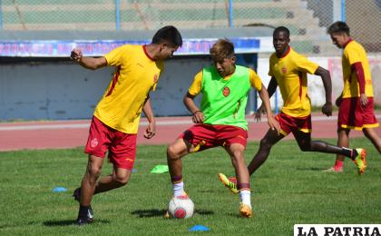 El equipo de CDT Real Oruro se alista para recibir el sábado a San Antonio /LA PATRIA
