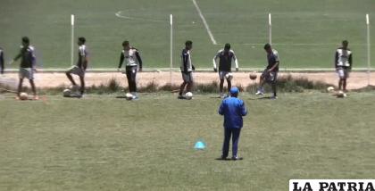 Intenso entrenamiento de los jugadores del cuadro de GV San José /LA PATRIA
