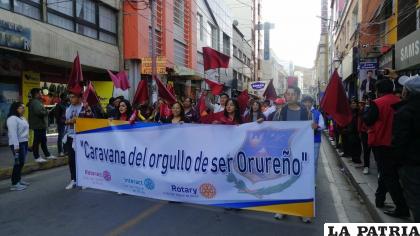 ??Caravana del Orgullo de ser Orureño? cumplió su XX versión 
/LA PATRIA