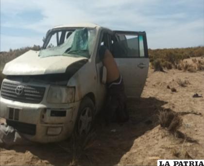 El vehículo volcó y producto de ello hay un fallecido /Tránsito
