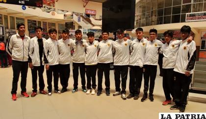 Jugadores del equipo de Alemán antes del viaje a la Villa 
Imperial /LA PATRIA
