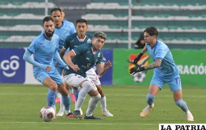 Real Tomayapo quiso sorprender, pero Bolívar reaccionó a tiempo /APG
