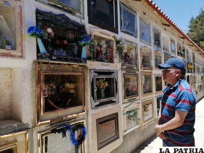 Familiares visitaron las tumbas de sus seres queridos /LA PATRIA
