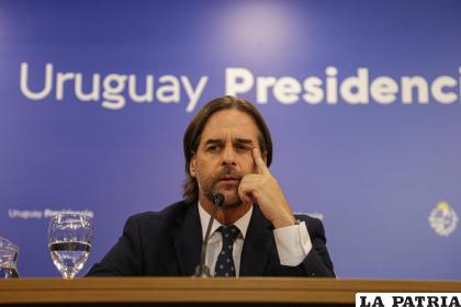 El presidente de Uruguay, Luis Lacalle Pou, habla durante una conferencia de prensa este 4 de noviembre de 2023, en Montevideo (Uruguay) /EFE/ Gastón Britos