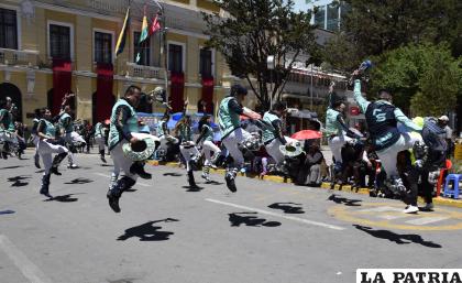 Destreza y agilidad al ritmo de los caporales