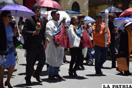 Cada conjunto llegó con ofrendas hasta el Santuario del Socavón 