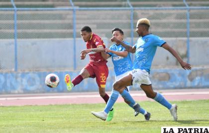 Julio Angola otro de los jugadores importantes en el cuadro realista /LA PATRIA