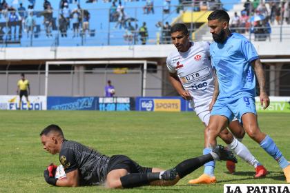 El arquero Gustavo Almada cumplió una buena labor en FC Universitario /APG