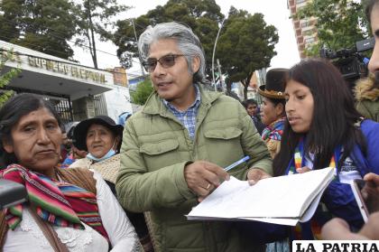 El jurista Wilfredo Chávez presenta el recurso extraordinario de revisión ante el TSE /APG