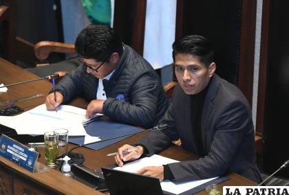 El presidente del Senado, Andrónico Rodríguez condujo la Sesión Preparatoria /APG