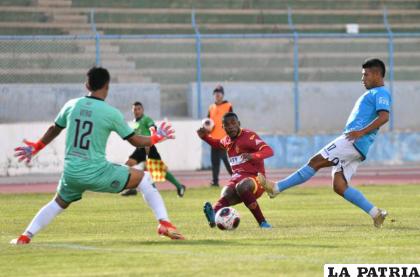 El objetivo de CDT Real Oruro es mantener la ventaja hasta el final del partido /LA PATRIA
