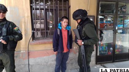El joven fue internado en el Hospital Oruro-Corea /Cortesía
