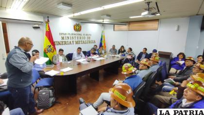 Reunión entre mineros y el Gobierno no llegó a buen puerto /Cortesía
