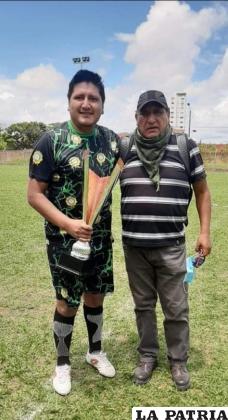 Tórrez era un deportista destacado, esta imagen lo muestra con uno de sus trofeos /Cortesía