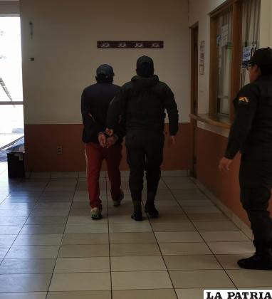 Determinan detención domiciliaria para el sujeto acusado de profanar las tumbas /LA PATRIA
