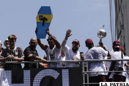 Los jugadores del Fluminense celebraron el título con algunas alusiones /EFE