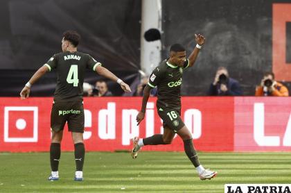 Girona venció a Rayo Vallecano de visita y se mantiene en la punta de la tabla /EFE