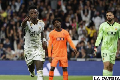 Real Madrid venció 5-1 al Valencia y se mantiene en la segunda casilla de la tabla /EFE