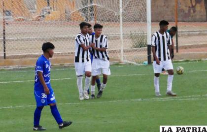 Oruro Royal nuevamente ocupa el primer lugar en la tabla de posiciones /LA PATRIA