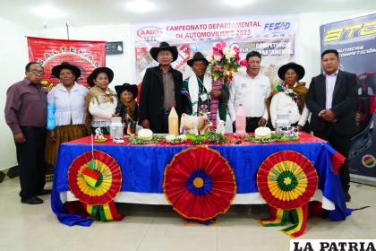 Autoridades y dirigentes durante la presentación de la prueba de Huancané /LA PATRIA
