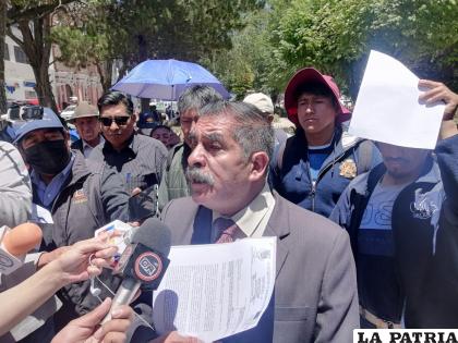 Guido Molina, representante del Distrito 4 anuncia movilización en defensa de los terrenos /LA PATRIA
