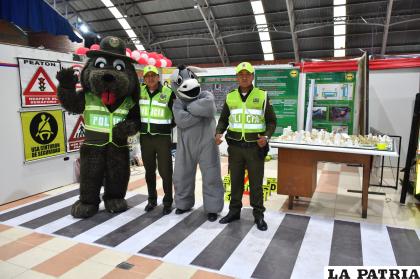 Paquito y el Burrito fueron protagonistas del stand /LA PATRIA