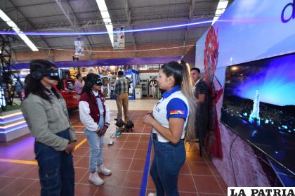 El stand de ENDE permite visitar de manera virtual la planta fotovoltaica /LA PATRIA
