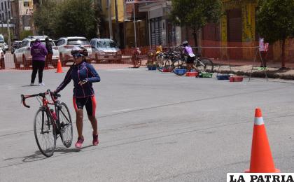 La natación, el ciclismo y el atletismo combinados en una sola prueba /LA PATRIA