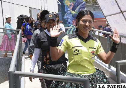 Incluso una de ellas se dedica al arbitraje en el fútbol/APG