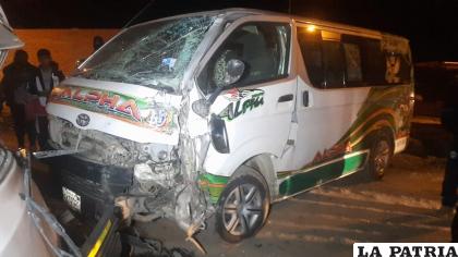 El impacto fue tal que un conductor resultó herido /LA PATRIA