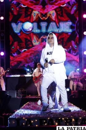 Voltaje se robó los aplausos