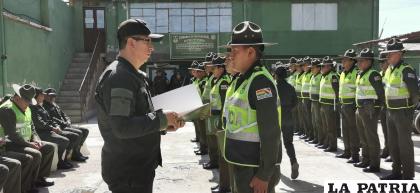 El acto se celebró en el patio de la Dirección de Tránsito /LA PATRIA
