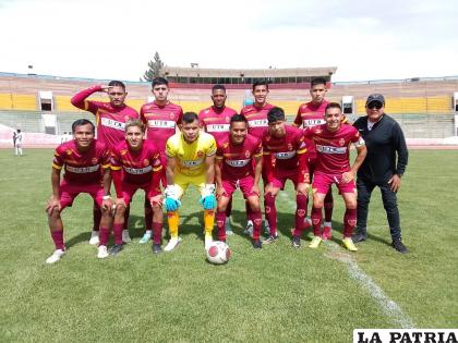 El ??rojo carmesí? quiere el título del torneo local /LA PATRIA