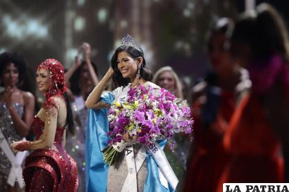 Miss Nicaragua, Sheynnis Palacios (c), reacciona luego de ser coronada como la nueva Miss Universo 2023 /EFE