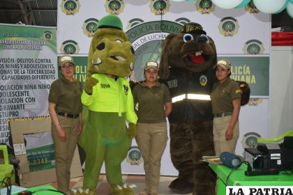 El stand en el que participaron los uniformados de la Felcv 
/LA PATRIA