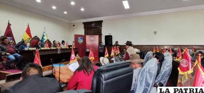 La reunión en medio de discusiones y problemas, por lo que se suspendió /LA PATRIA