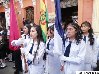 Este año, Oruro tendrá más de 10 mil nuevos bachilleres /LA PATRIA