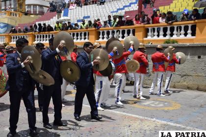 Las cuatro bandas se unieron en una retreta en la Avenida Cívica