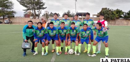Húngaros FC va acechando a los punteros /LA PATRIA